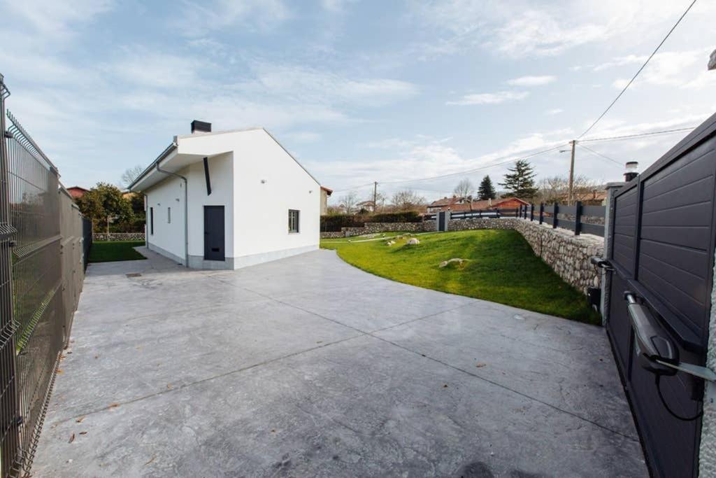 La Llosina Vivienda Vacacional Alquiler Integro Llanes Zewnętrze zdjęcie